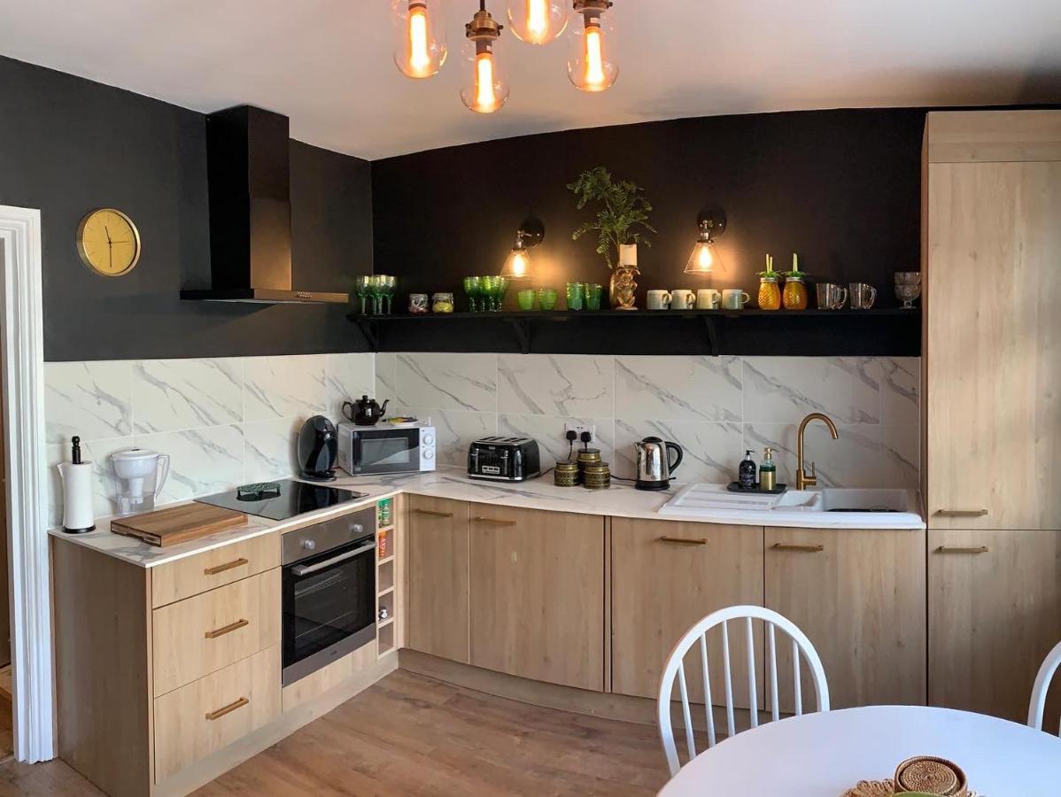 Kira Beach House, Hove Beach Екстериор снимка